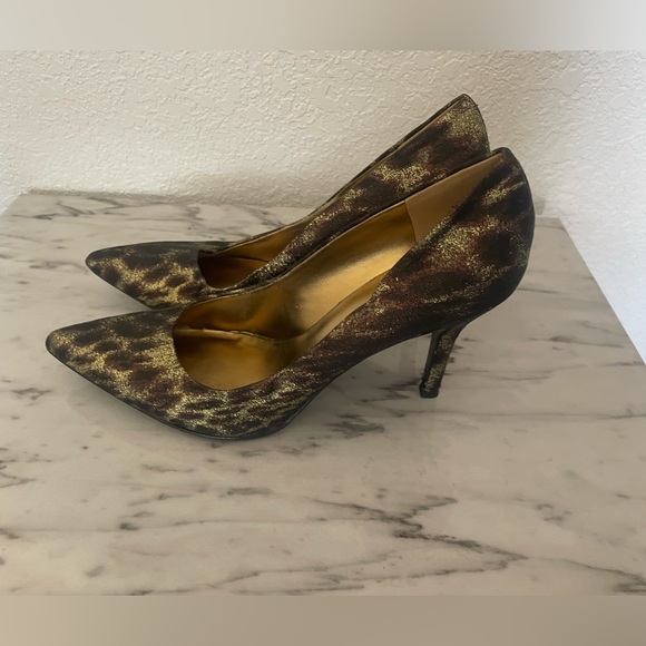 Nine West - Cheetah Print Pumps (8M) - Picture 6 of 7